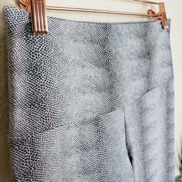 Onzie Snakeskin Python Print High Waisted Yoga Pants Leggings size M/L - Picture 5 of 11